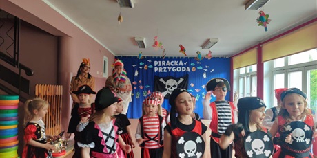 Powiększ grafikę: piracka-przygoda-616871.jpg