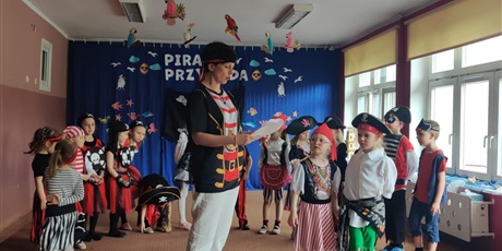 Powiększ grafikę: piracka-przygoda-616878.jpg
