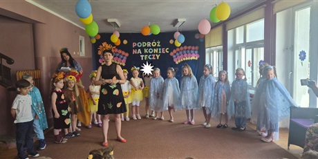 Powiększ grafikę: podroz-na-koniec-teczy-707331.jpg