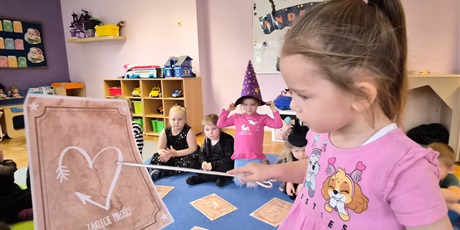 Powiększ grafikę: ANDRZEJKOWE WRÓŻBY