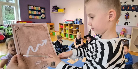 Powiększ grafikę: ANDRZEJKOWE WRÓŻBY