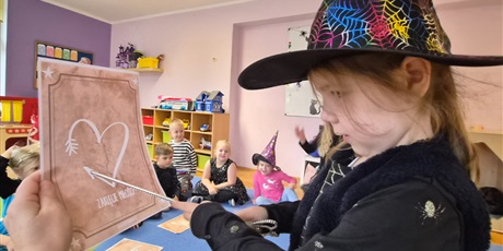 Powiększ grafikę: ANDRZEJKOWE WRÓŻBY