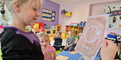 Powiększ grafikę: ANDRZEJKOWE WRÓŻBY