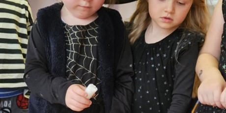 Powiększ grafikę: ANDRZEJKOWE WRÓŻBY