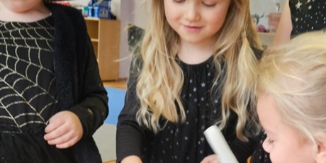 Powiększ grafikę: ANDRZEJKOWE WRÓŻBY