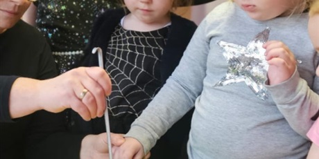 Powiększ grafikę: ANDRZEJKOWE WRÓŻBY