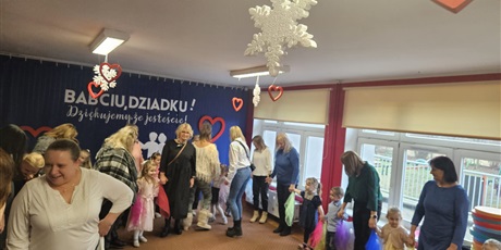 Powiększ grafikę: DZIEŃ BABCI I DZIADKA