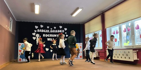 Powiększ grafikę: DZIEŃ BABCI I DZIADKA