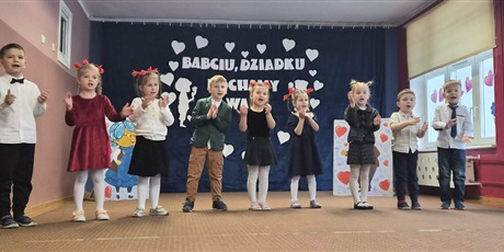 Powiększ grafikę: DZIEŃ BABCI I DZIADKA