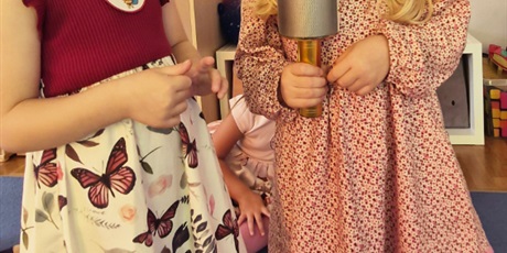 Powiększ grafikę: DZIEŃ DZIEWCZYNEK