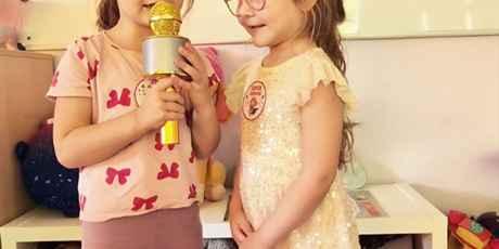 Powiększ grafikę: DZIEŃ DZIEWCZYNEK