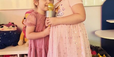 Powiększ grafikę: DZIEŃ DZIEWCZYNEK