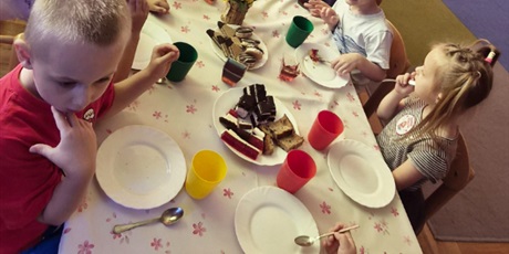 Powiększ grafikę: DZIEŃ DZIEWCZYNEK