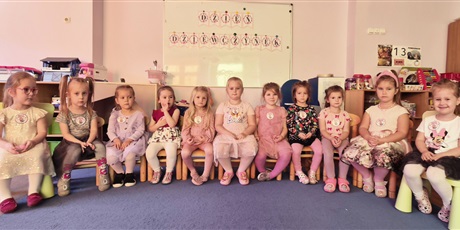 Powiększ grafikę: DZIEŃ DZIEWCZYNEK