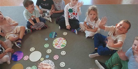 Powiększ grafikę: DZIEŃ KROPKI
