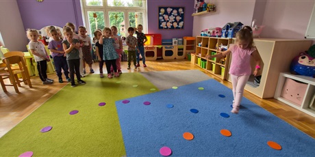 Powiększ grafikę: DZIEŃ KROPKI