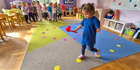 Powiększ grafikę: DZIEŃ KROPKI