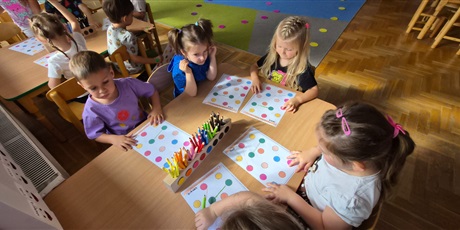 Powiększ grafikę: DZIEŃ KROPKI