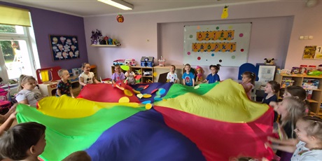 Powiększ grafikę: DZIEŃ KROPKI