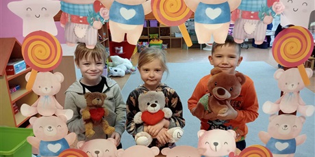 Powiększ grafikę: DZIEŃ PLUSZOWEGO MISIA