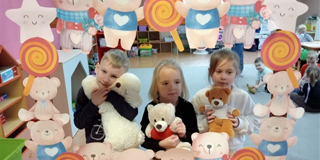 Powiększ grafikę: DZIEŃ PLUSZOWEGO MISIA