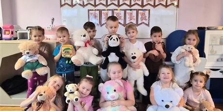 Powiększ grafikę: DZIEŃ PLUSZOWEGO MISIA