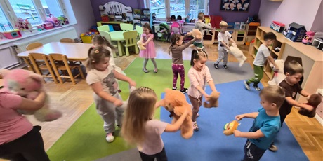 Powiększ grafikę: DZIEŃ PLUSZOWEGO MISIA