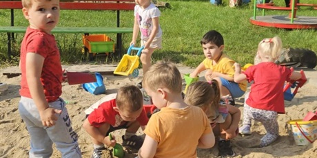 Powiększ grafikę: Pierwsze dni Biedronek w przedszkolu