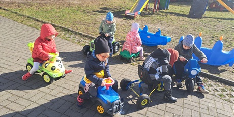 Powiększ grafikę: Wiosenne wyścigi Biedronek